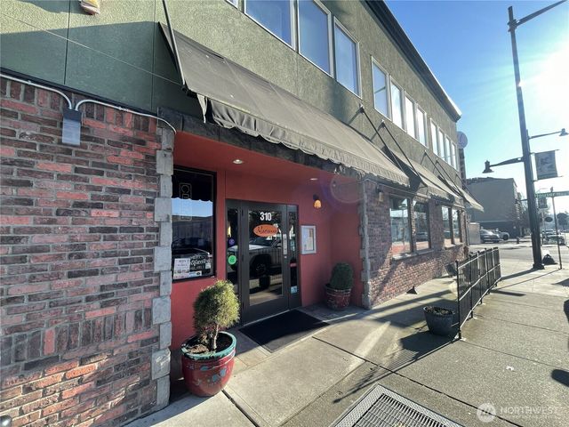 421 Wells Avenue S, Renton, WA 98057