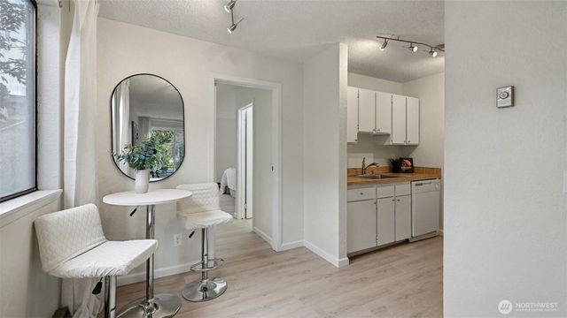 421 Wells Avenue S, Renton, WA 98057