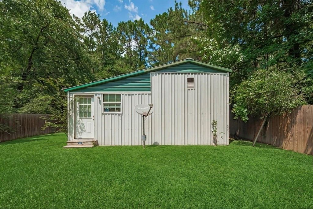 477 Canadian Dr, Trinity, TX 75862