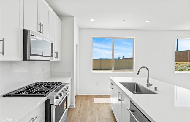 29425 Ironview Drive, Menifee, CA 92584