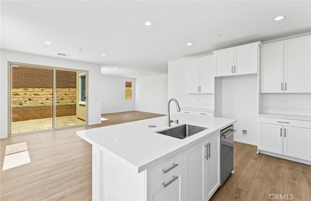 29425 Ironview Drive, Menifee, CA 92584
