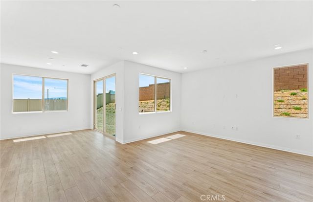 29425 Ironview Drive, Menifee, CA 92584
