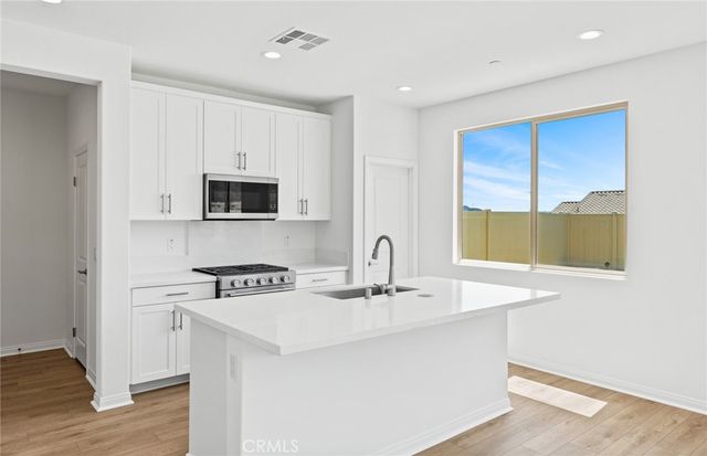 29425 Ironview Drive, Menifee, CA 92584