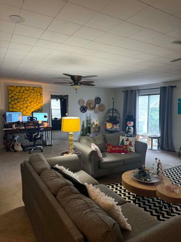 109 Jean St, Paris, TN 38242