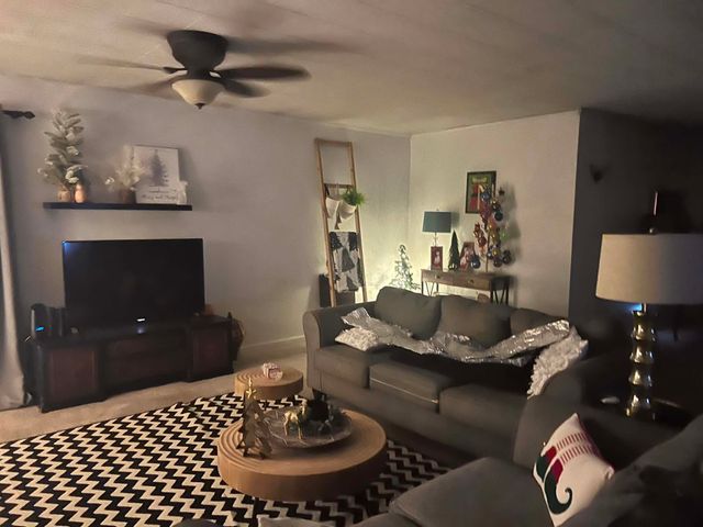 109 Jean St, Paris, TN 38242