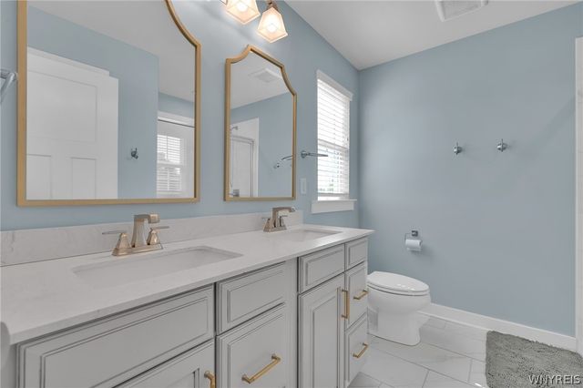 136 Lynette Lane, Amherst, NY 14228