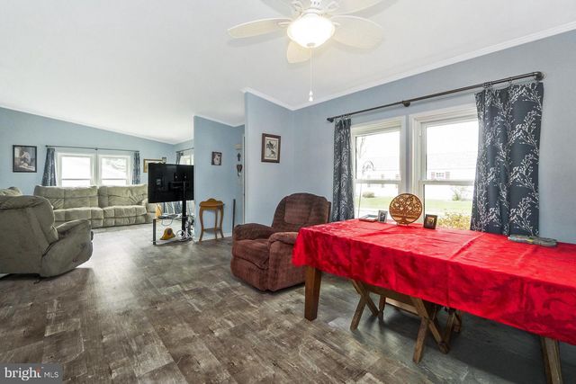 7 ABBEY RD, Easton, PA 18040