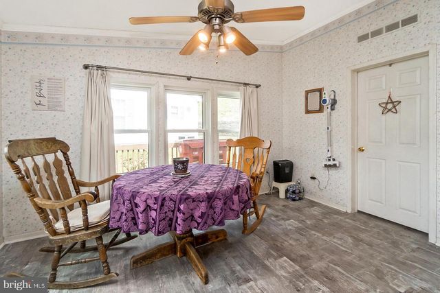 7 ABBEY RD, Easton, PA 18040