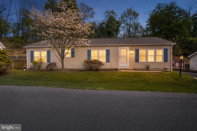 7 ABBEY RD, Easton, PA 18040