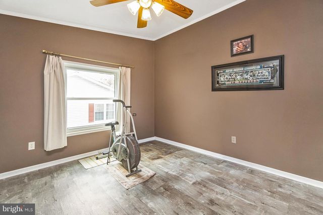 7 ABBEY RD, Easton, PA 18040