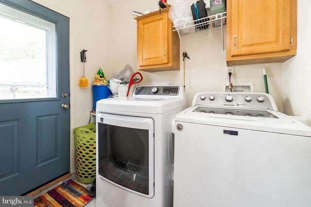 7 ABBEY RD, Easton, PA 18040