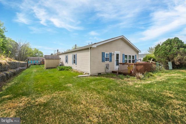 7 ABBEY RD, Easton, PA 18040