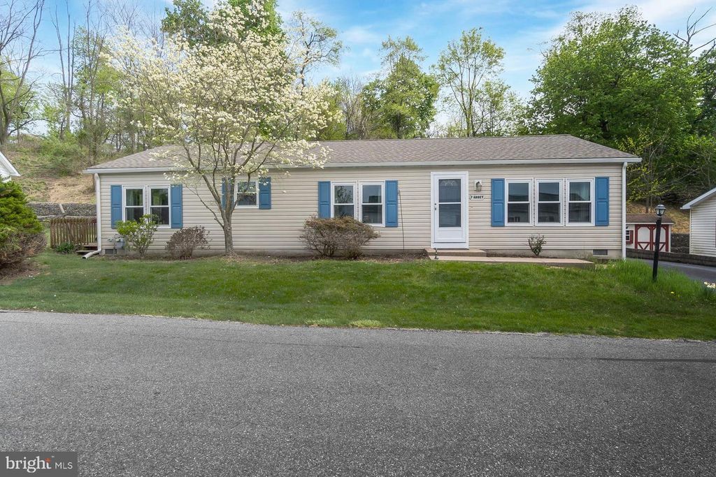 7 ABBEY RD, Easton, PA 18040