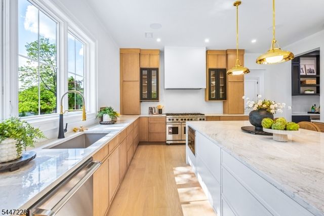 11 Florham Ave, Florham Park Boro, NJ 07932