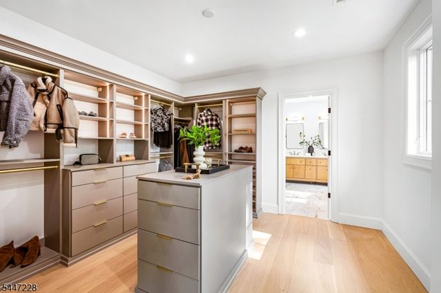 11 Florham Ave, Florham Park Boro, NJ 07932