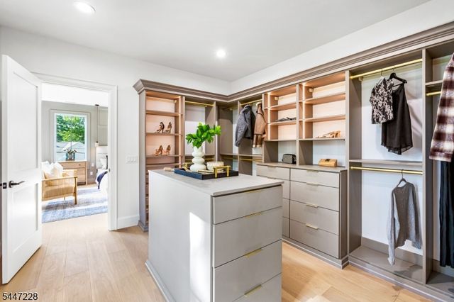 11 Florham Ave, Florham Park Boro, NJ 07932