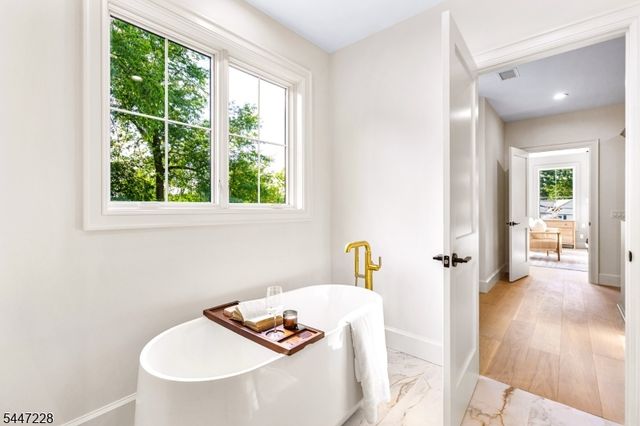 11 Florham Ave, Florham Park Boro, NJ 07932