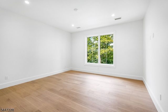 11 Florham Ave, Florham Park Boro, NJ 07932