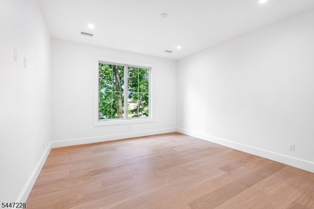 11 Florham Ave, Florham Park Boro, NJ 07932
