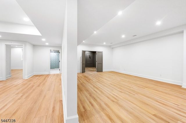 11 Florham Ave, Florham Park Boro, NJ 07932