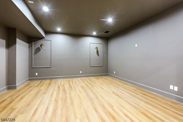 11 Florham Ave, Florham Park Boro, NJ 07932