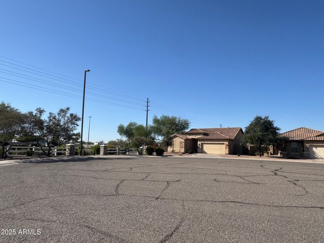 7165 S BRIARWOOD Court, Gilbert, AZ 85298