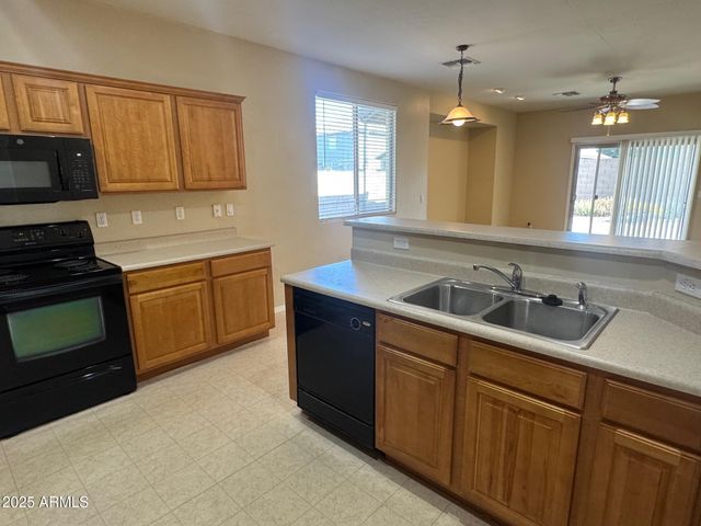 7165 S BRIARWOOD Court, Gilbert, AZ 85298