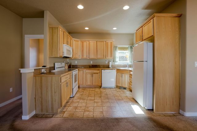 62085 Wolcott Place, Bend, OR 97701