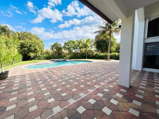 321 SW 159th Drive, Pembroke Pines, FL 33027