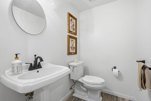 2741 Zane Avenue N, Crystal, MN 55422