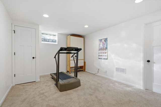 2741 Zane Avenue N, Crystal, MN 55422