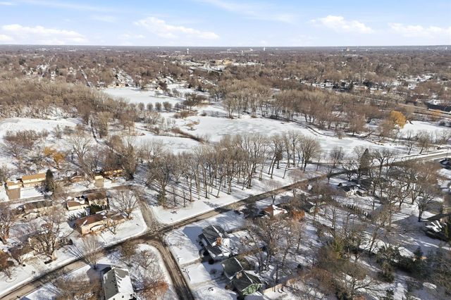 2741 Zane Avenue N, Crystal, MN 55422