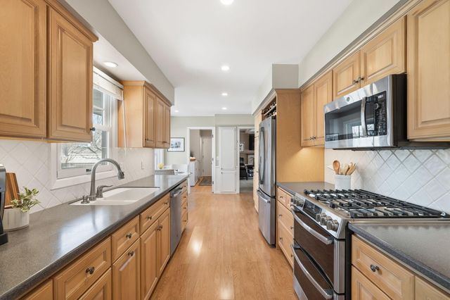 2741 Zane Avenue N, Crystal, MN 55422