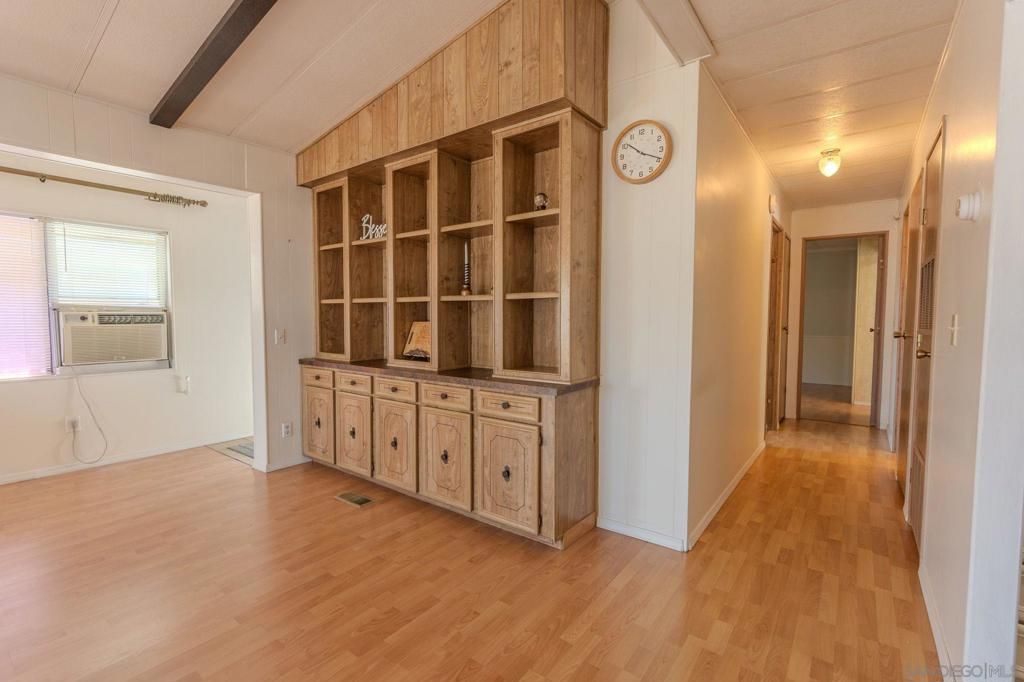 Image 9 of property listing at 6 Oriole Ln, Oceanside, CA 92057