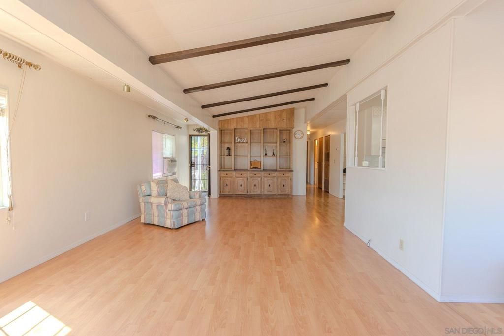 Image 10 of property listing at 6 Oriole Ln, Oceanside, CA 92057
