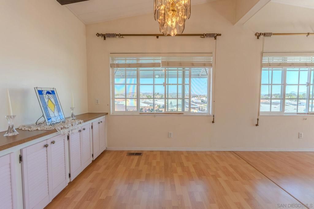 Image 13 of property listing at 6 Oriole Ln, Oceanside, CA 92057