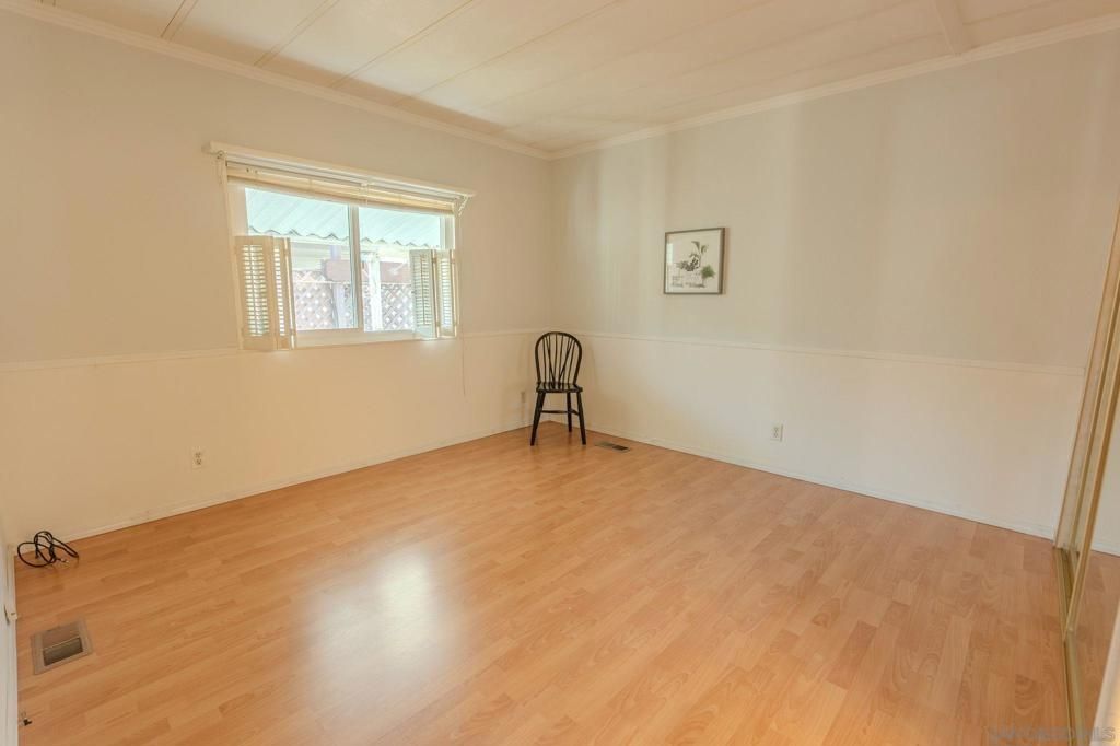 Image 18 of property listing at 6 Oriole Ln, Oceanside, CA 92057
