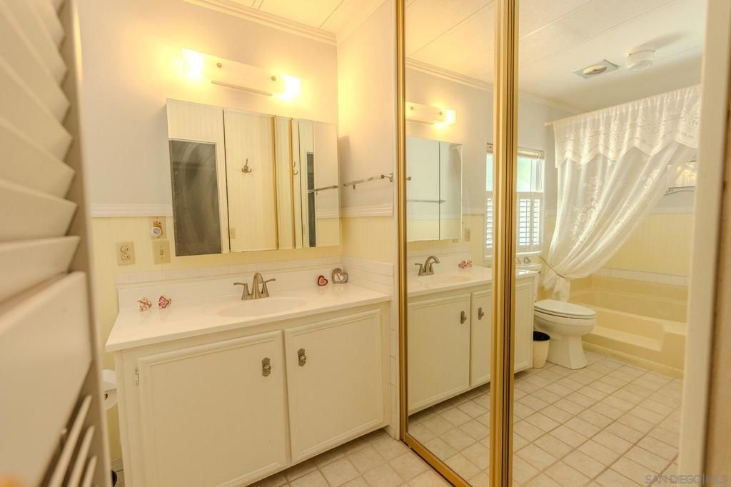 Image 22 of property listing at 6 Oriole Ln, Oceanside, CA 92057