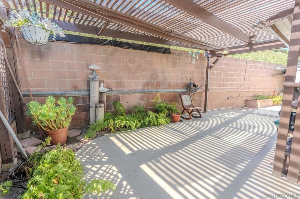 Image 31 of property listing at 6 Oriole Ln, Oceanside, CA 92057