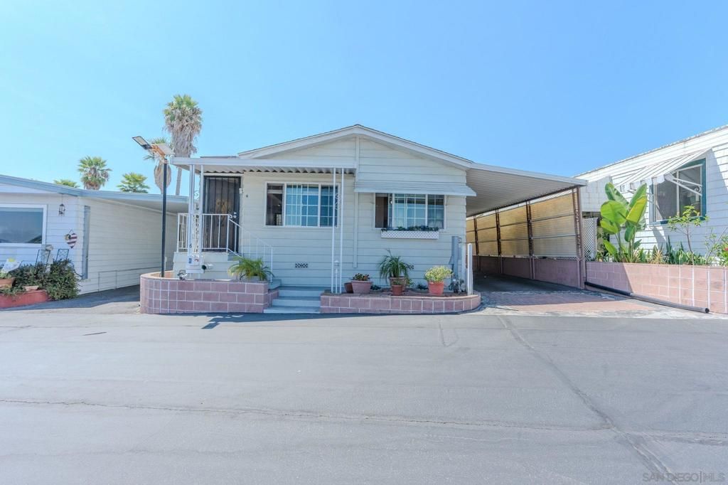 Image 36 of property listing at 6 Oriole Ln, Oceanside, CA 92057