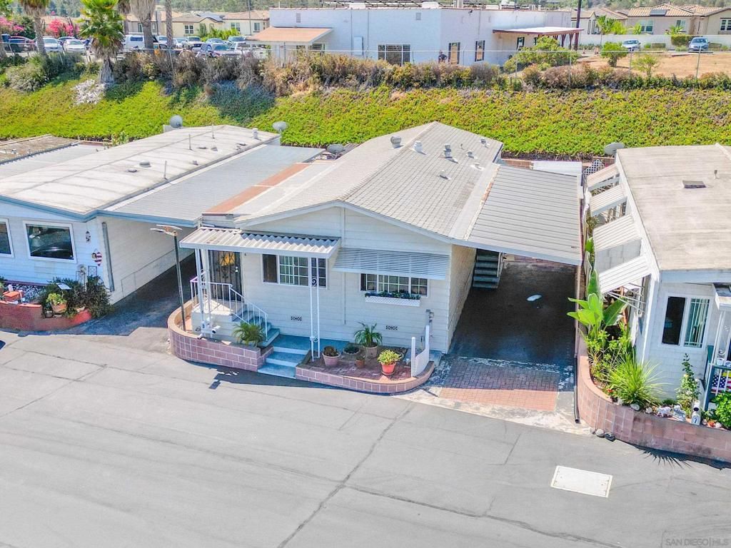 Image 37 of property listing at 6 Oriole Ln, Oceanside, CA 92057