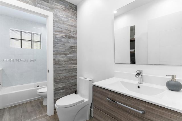 2055 NE 201st Ter, Miami, FL 33179