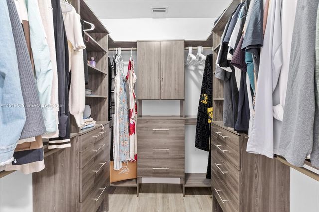 2055 NE 201st Ter, Miami, FL 33179