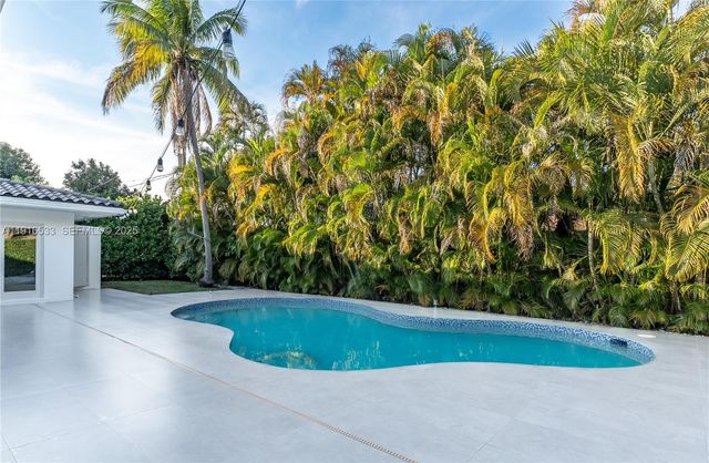 2055 NE 201st Ter, Miami, FL 33179