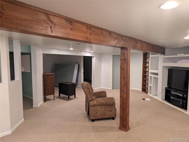 57487 Nicholas Drive, Washington Township, MI 48094