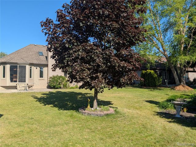 57487 Nicholas Drive, Washington Township, MI 48094