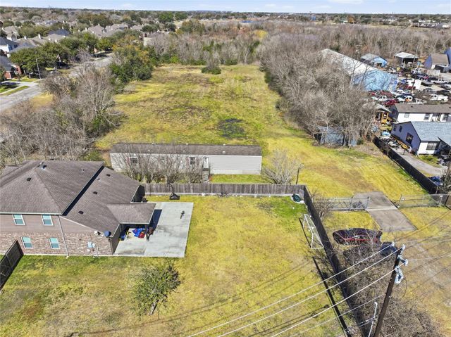 801 Genoa Red Bluff Road, Pasadena, TX 77504