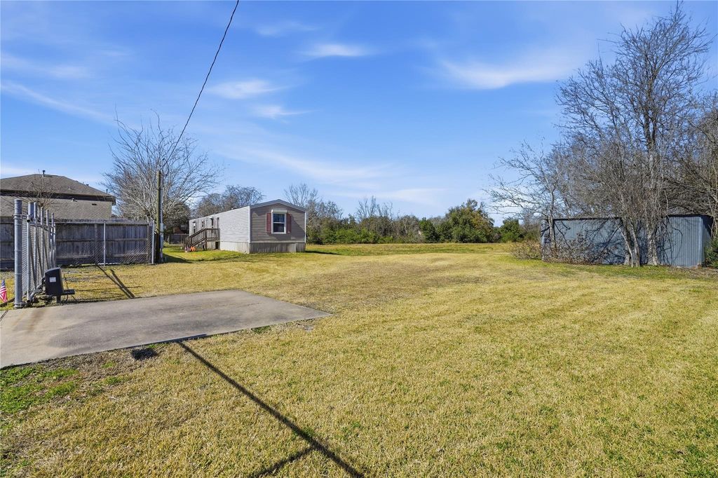 801 Genoa Red Bluff Road, Pasadena, TX 77504