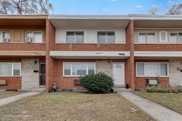 9586 S Colfax Avenue, Chicago, IL 60617
