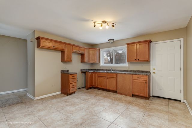 9586 S Colfax Avenue, Chicago, IL 60617